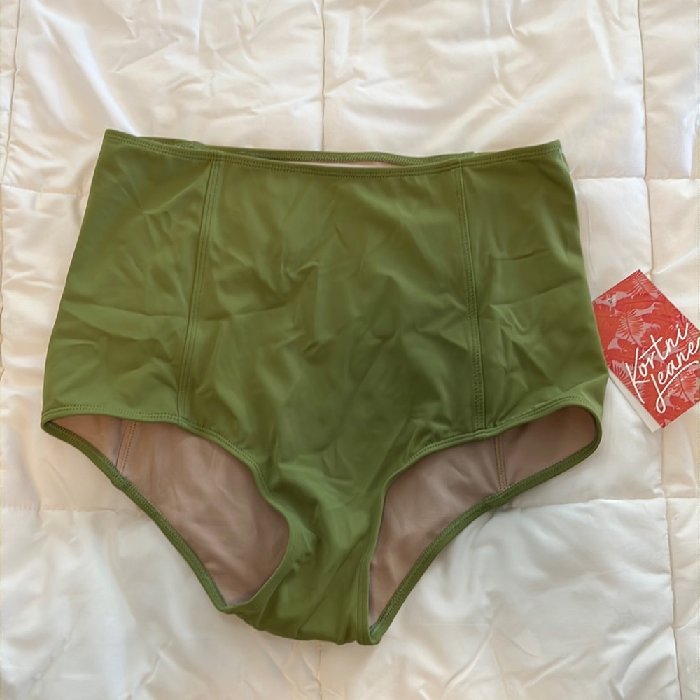 NWT Kortni Jeane green high waisted bottoms